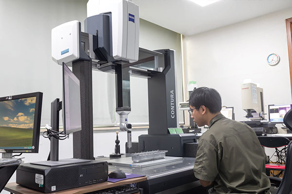 三坐標(biāo)測(cè)量?jī)xCMM